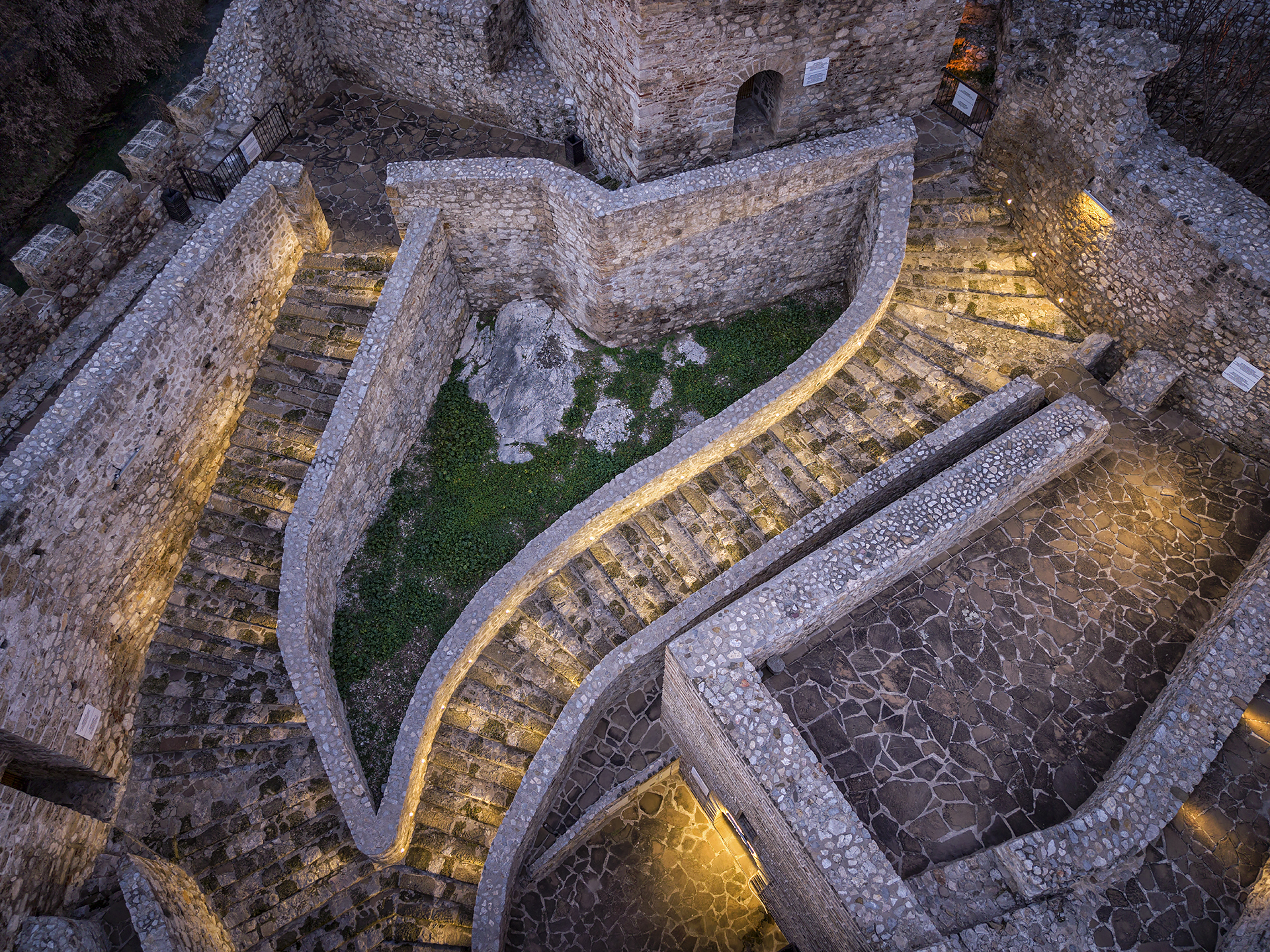 Момчилов град