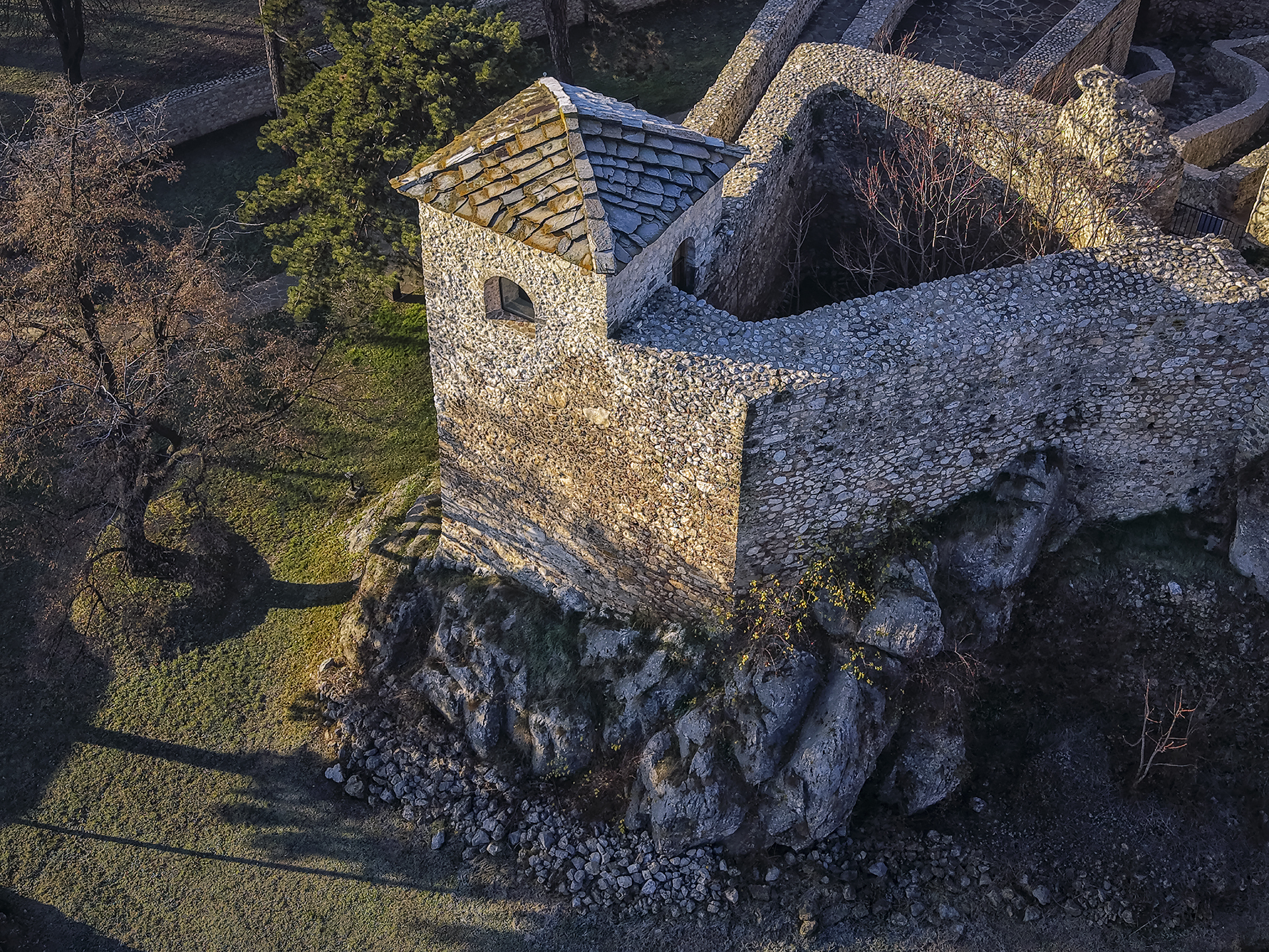 Пиротски град