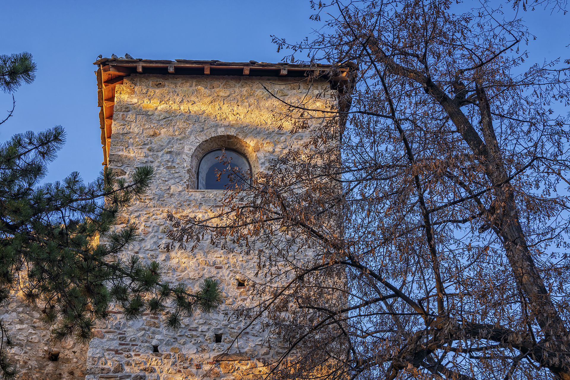 Момчилов град