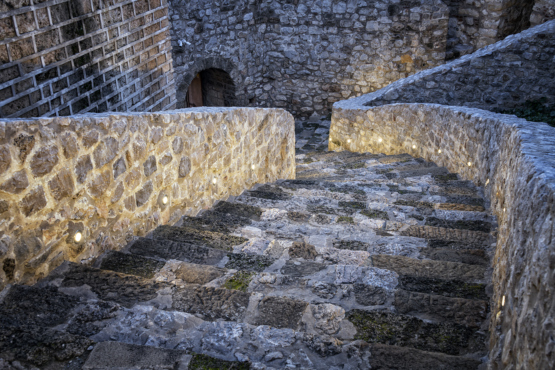 Пиротски град