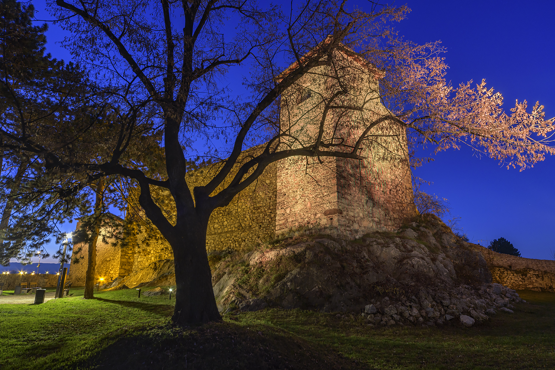 Момчилов град